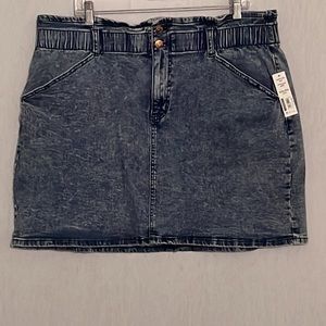 NWT. No boundaries, bleached, jean skirt.